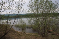 Старый поселок находился значительно ближе к берегу реки